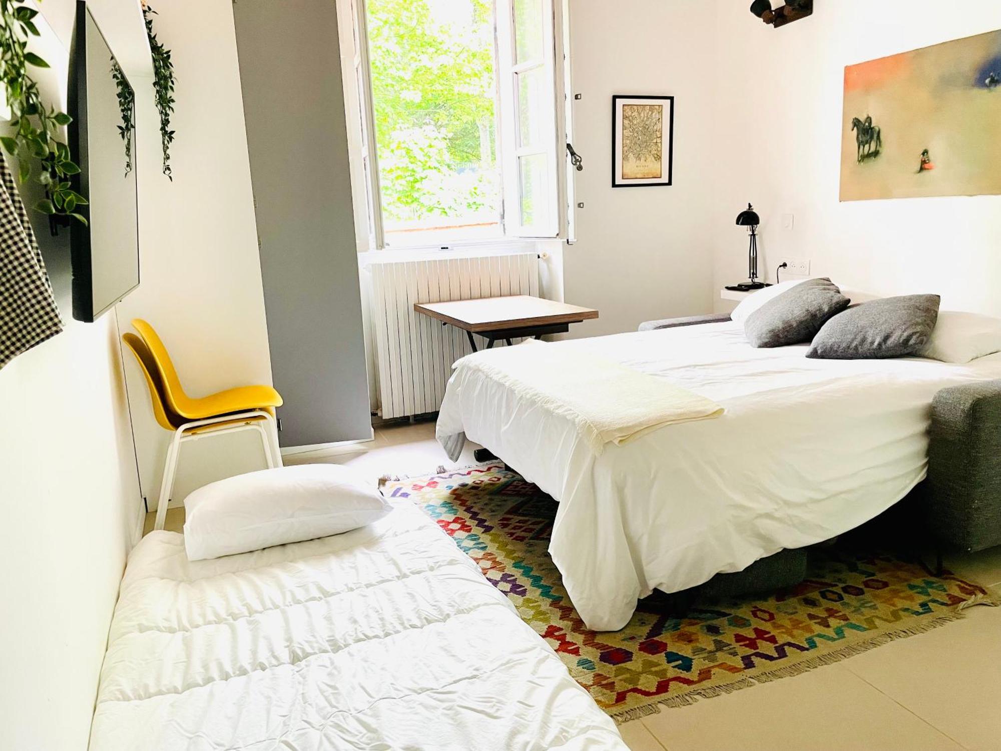 Studio Au Vieux Marly-Le-Roi - Bien Equipe - Matelas De Qualite - 7Min Du Train Vers Paris Bagian luar foto
